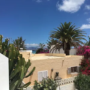 https://hoplaco-beach-apartment.in-canary-islands.com